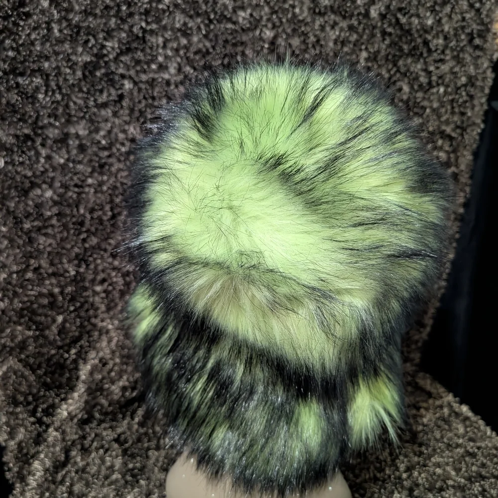 Green and Black Faux Fur Hooded Trim - Picture 3 of 4